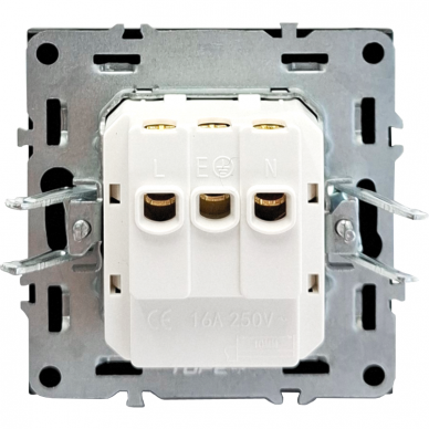 Valge pistikupesa kaanega IP44 "BORA" (maandusega, raamita) 3