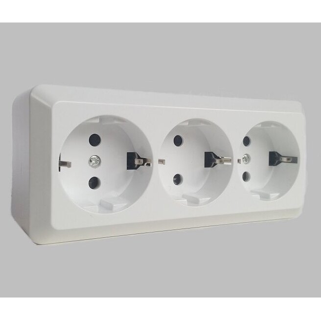 Three gang white surface mounted socket “ALBA” (with grounding) Three gang white surface mounted socket “ALBA” (with grounding)
